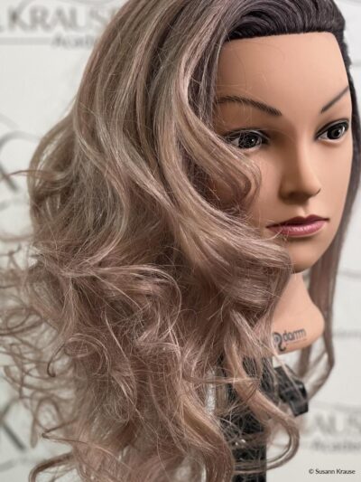Amelie training head, dark blonde