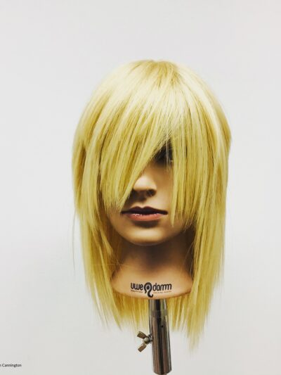 Elke training head, dark blonde