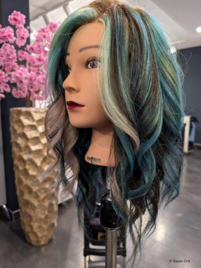 Vicky training head, hair with cuticle